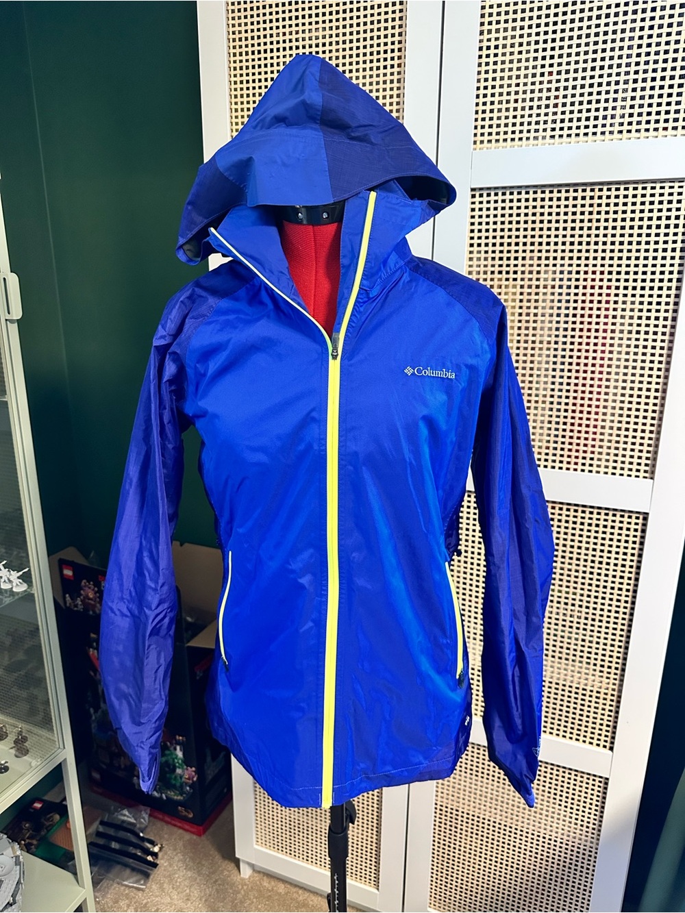 Columbia Women's purple/blue Hooded Rain jacket with omni-heat size small